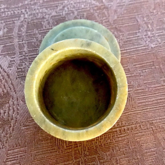 Handcrafted Marble box with cutout and inlay design - Picture 4 of 6